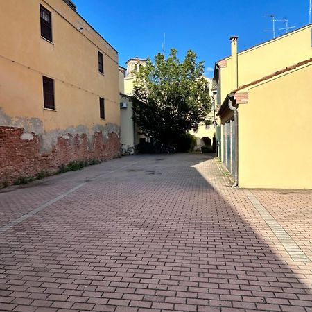 Chiesetta Abside Ex Seminario -Apartment Rovigo Luaran gambar
